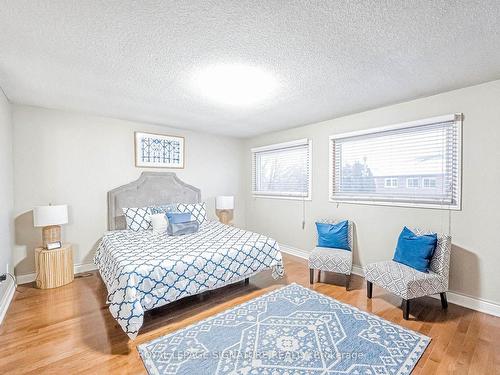 554 Galaxy Crt, Mississauga, ON - Indoor Photo Showing Bedroom