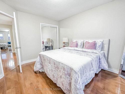 554 Galaxy Crt, Mississauga, ON - Indoor Photo Showing Bedroom