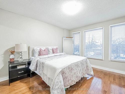 554 Galaxy Crt, Mississauga, ON - Indoor Photo Showing Bedroom