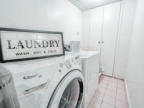 554 Galaxy Crt, Mississauga, ON - Indoor Photo Showing Laundry Room