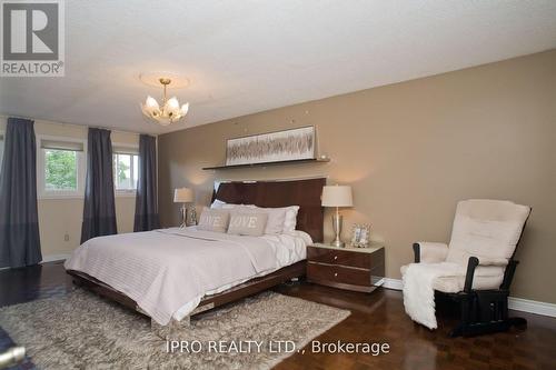 487 Cullen Avenue, Mississauga, ON - Indoor Photo Showing Bedroom