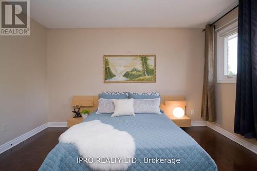 487 Cullen Avenue, Mississauga, ON - Indoor Photo Showing Bedroom