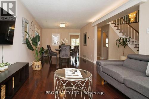 487 Cullen Avenue, Mississauga, ON - Indoor Photo Showing Living Room