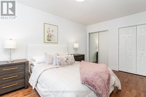 1135 Greenoaks Drive, Mississauga, ON - Indoor Photo Showing Bedroom