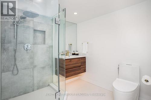 1135 Greenoaks Drive, Mississauga, ON - Indoor Photo Showing Bathroom