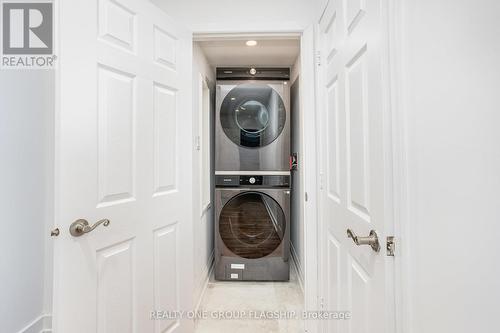 1135 Greenoaks Drive, Mississauga, ON - Indoor Photo Showing Laundry Room