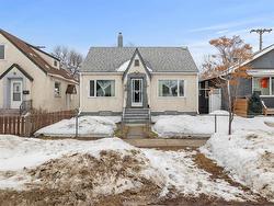 427 Home ST  Winnipeg, MB R3G 1X5