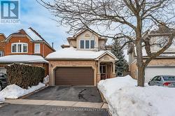 2985 GARDENVIEW CRESCENT  Mississauga, ON L5M 5T2