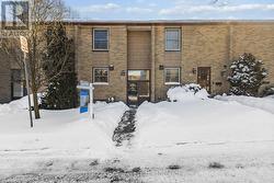 13 - 700 WONDERLAND ROAD S  London, ON N6H 4Y8