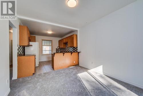 285 Courtland Avenue E, Kitchener, ON - Indoor Photo Showing Kitchen