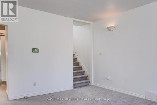 285 Courtland Avenue E, Kitchener, ON - Indoor Photo Showing Other Room