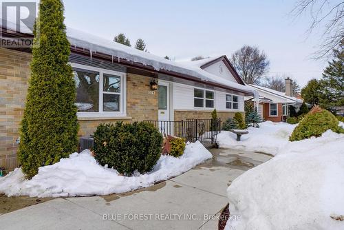 574 Oakridge Drive, London, ON - Outdoor With Facade