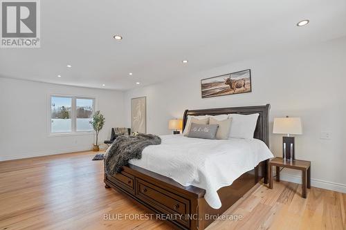 574 Oakridge Drive, London, ON - Indoor Photo Showing Bedroom