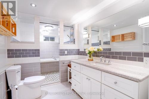 574 Oakridge Drive, London, ON - Indoor Photo Showing Bathroom