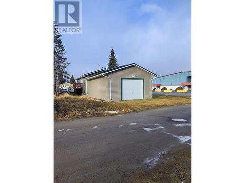 806 4Th Avenue, Mcbride, BC - Outdoor