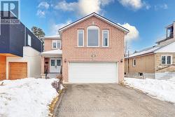 884 NINTH STREET  Mississauga, ON L5E 1R9