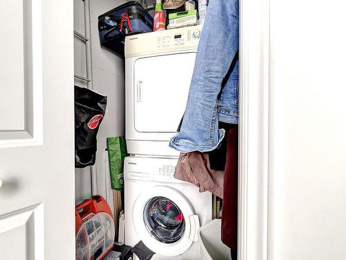 Salle de lavage - 702-1200 Rue St-Alexandre, Montréal (Ville-Marie), QC - Indoor Photo Showing Laundry Room