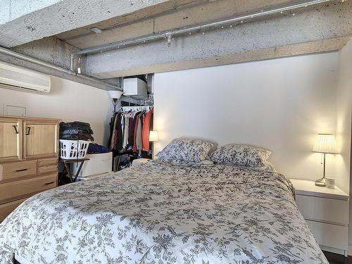Chambre à coucher - 702-1200 Rue St-Alexandre, Montréal (Ville-Marie), QC - Indoor Photo Showing Bedroom
