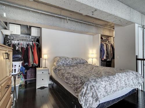 Chambre à coucher - 702-1200 Rue St-Alexandre, Montréal (Ville-Marie), QC - Indoor Photo Showing Bedroom