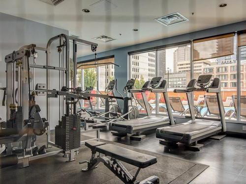 Salle communautaire - 702-1200 Rue St-Alexandre, Montréal (Ville-Marie), QC - Indoor Photo Showing Gym Room