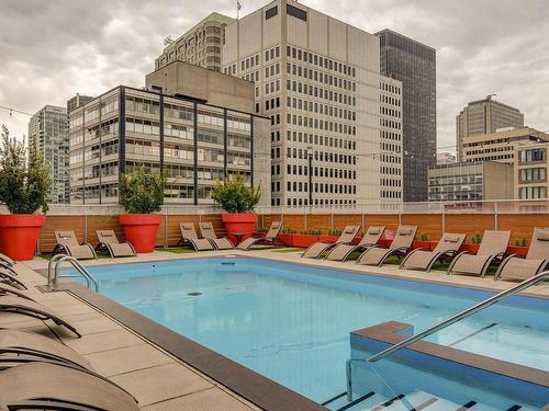 Piscine - 702-1200 Rue St-Alexandre, Montréal (Ville-Marie), QC - Outdoor With In Ground Pool