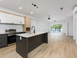 405-244 Rue Principale  Saint-Zotique, QC J0P 1Z0