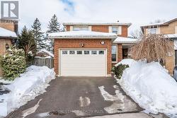 1521 GRAZIA COURT  Mississauga, ON L4W 4B4