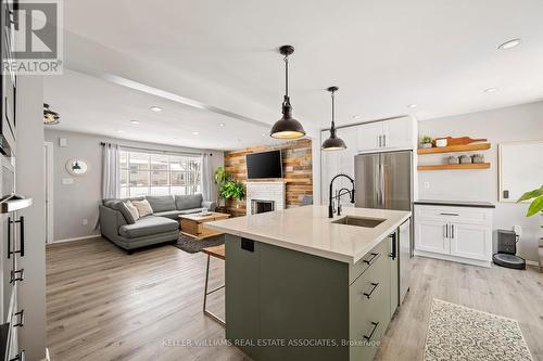 370 Ferndale Avenue, London, ON - Indoor Photo Showing Kitchen With Upgraded Kitchen