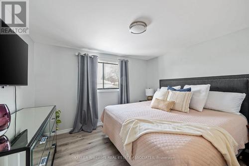 370 Ferndale Avenue, London, ON - Indoor Photo Showing Bedroom