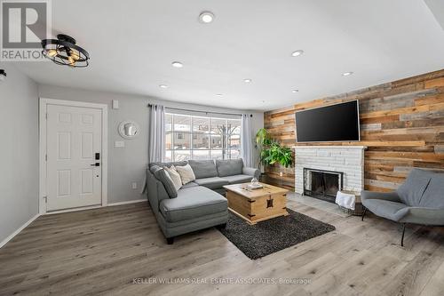 370 Ferndale Avenue, London, ON - Indoor Photo Showing Living Room With Fireplace