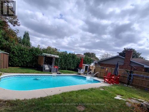 370 Ferndale Avenue, London, ON - Outdoor With In Ground Pool With Backyard