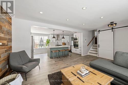 370 Ferndale Avenue, London, ON - Indoor Photo Showing Living Room