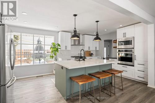 370 Ferndale Avenue, London, ON - Indoor Photo Showing Kitchen With Stainless Steel Kitchen With Upgraded Kitchen