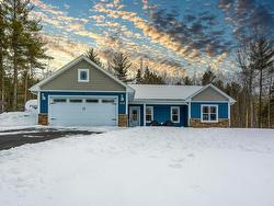 458 Calderwood Drive  Wellington, NS B2T 0S2