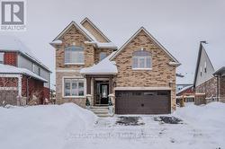 213 TREMAINE CRESCENT  Kitchener, ON N2A 4L9