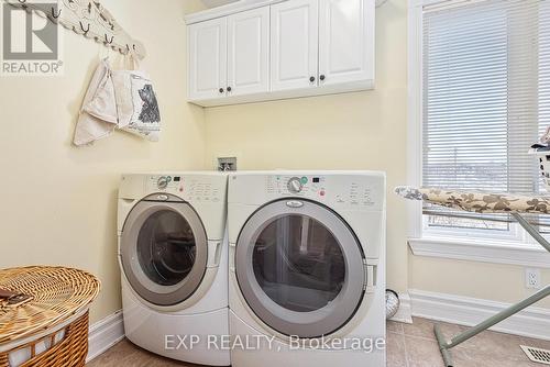 133 Balmoral Place, Ottawa, ON - Indoor Photo Showing Laundry Room