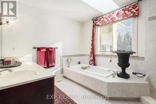 133 Balmoral Place, Ottawa, ON - Indoor Photo Showing Bathroom