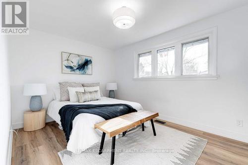 5470 Randolph Crescent, Burlington, ON - Indoor Photo Showing Bedroom