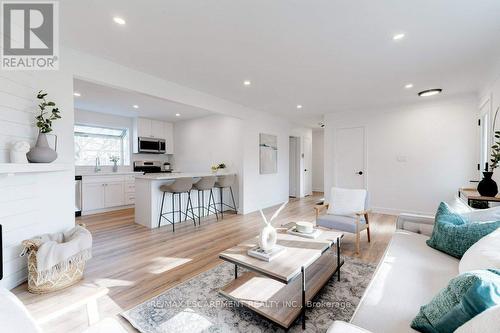 5470 Randolph Crescent, Burlington, ON - Indoor Photo Showing Living Room