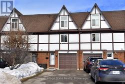 87 VIOLET DRIVE  Hamilton (Riverdale), ON L8E 3J2