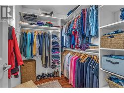 Large Walk in Closet [8' x 6'] - 