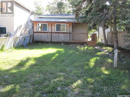 950 Lindsay Street, Regina, SK - Outdoor With Deck Patio Veranda