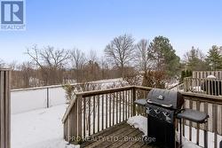 Backing onto Ravines and trails - 