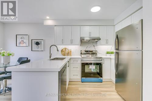 3279 Carabella Way, Mississauga, ON - Indoor Photo Showing Kitchen With Double Sink With Upgraded Kitchen