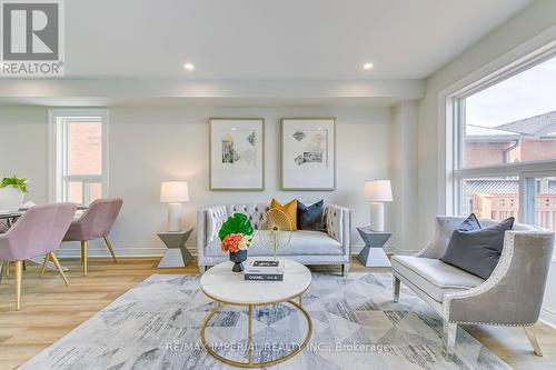 3279 Carabella Way, Mississauga, ON - Indoor Photo Showing Living Room