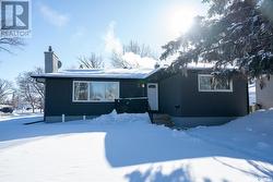 1405 Macpherson AVENUE  Regina, SK S4S 4E1