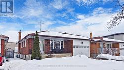 2461 HENSALL STREET E  Mississauga, ON L5A 2T1