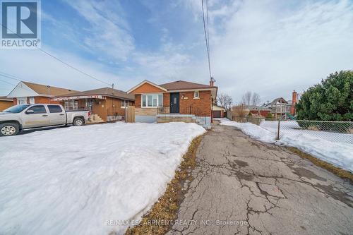 8 Shynal Avenue, Hamilton, ON - Outdoor