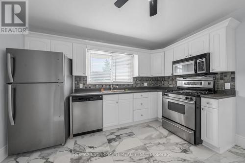 8 Shynal Avenue, Hamilton, ON - Indoor Photo Showing Kitchen