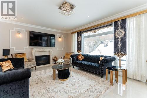 207 Richmeadow Road, London, ON - Indoor Photo Showing Living Room With Fireplace